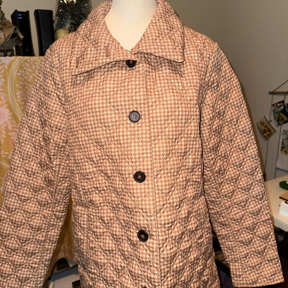 Lands' End Tan Quilted Puffer Jacket with Geometric Pattern